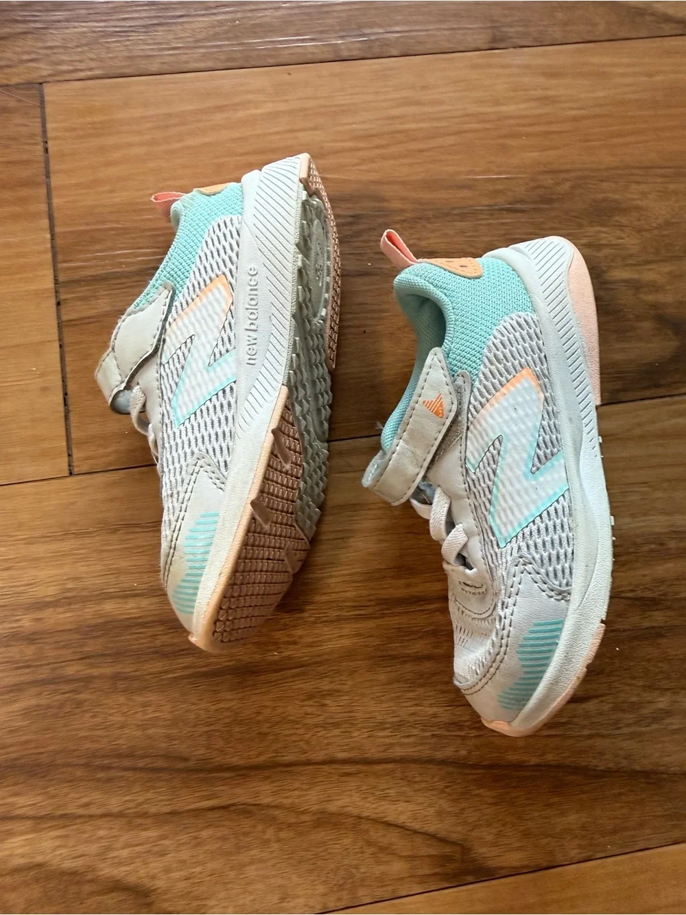 New Balance DynaSoft 545 Toddler Sneakers Mint Peach Size 9